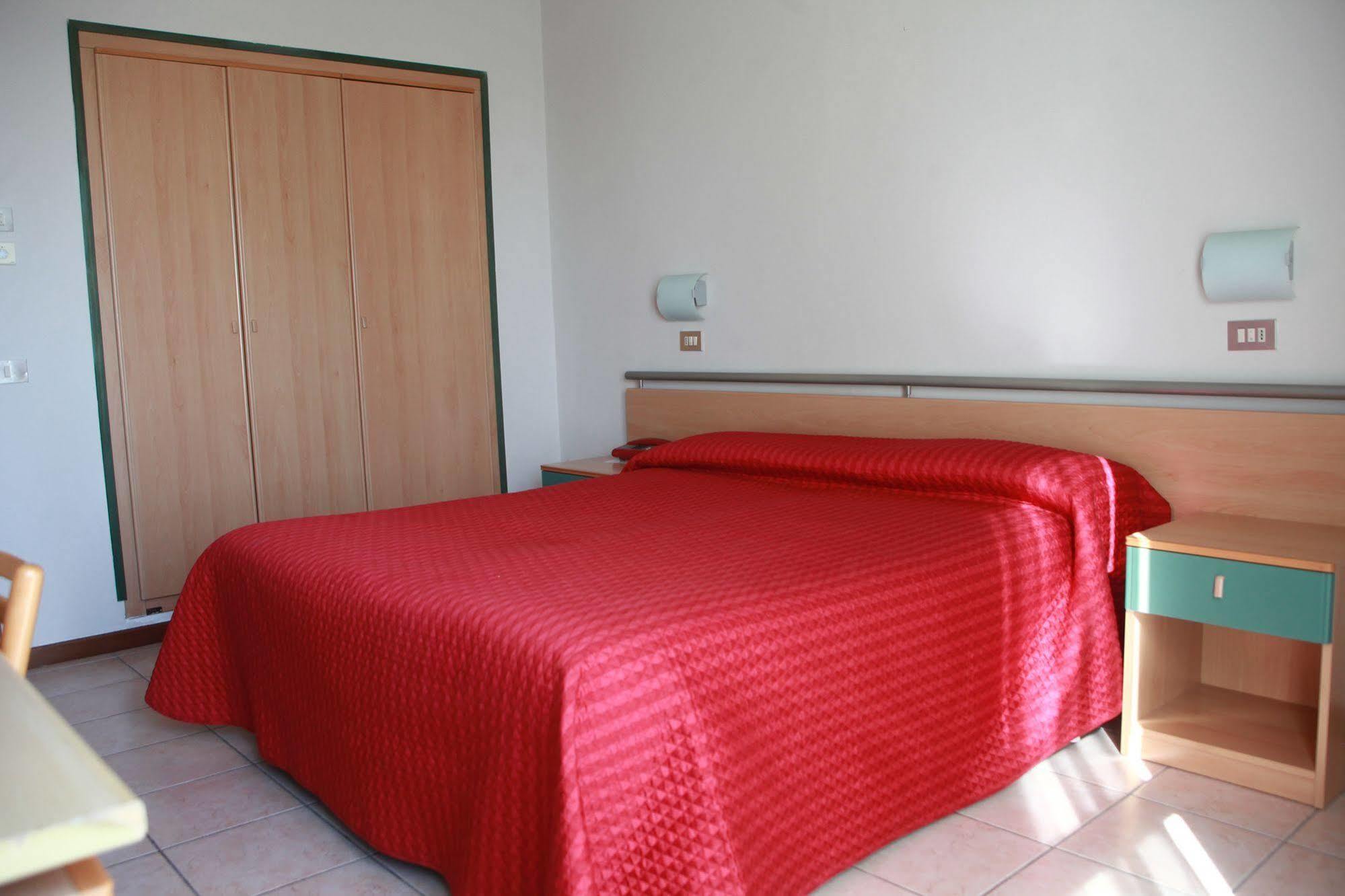 Hotel Miramar Sirmione Esterno foto
